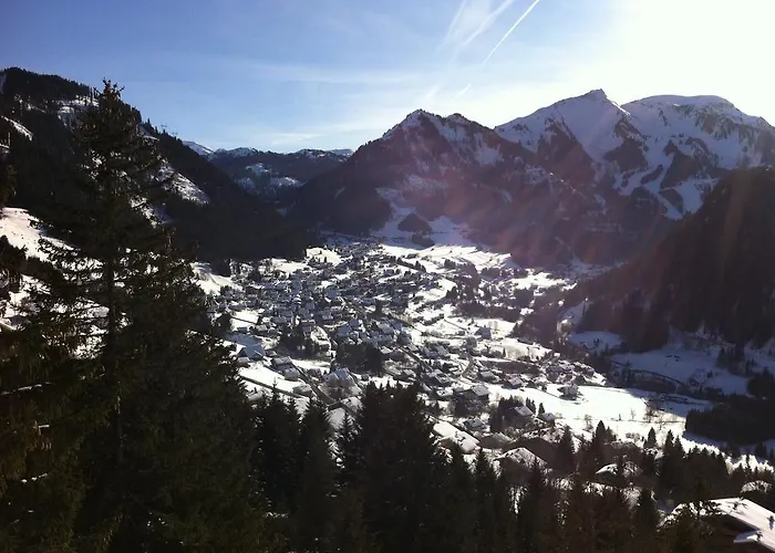 Le Panoramic شاتيل